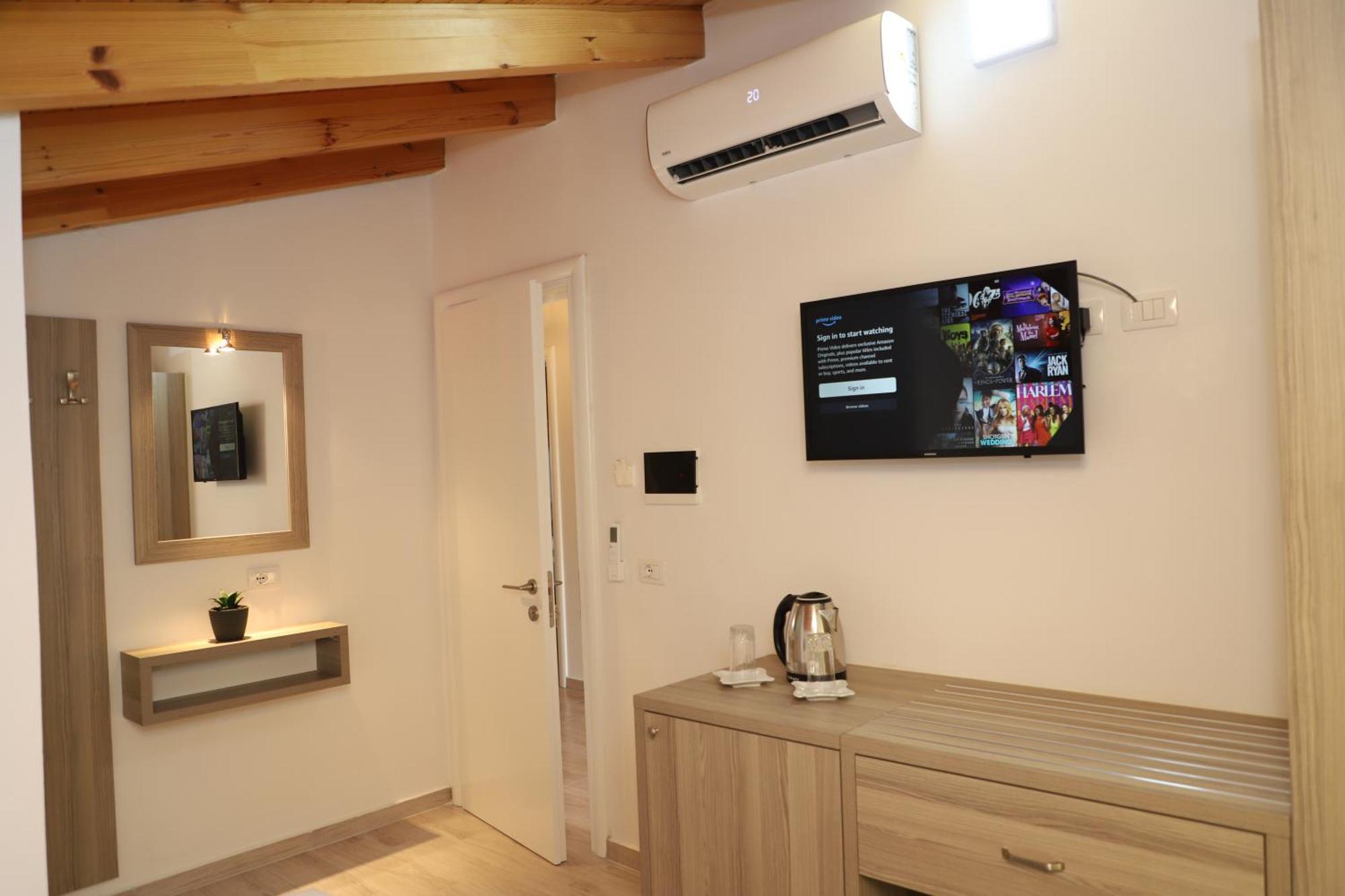 Guesthouse Kazazi Berat Esterno foto