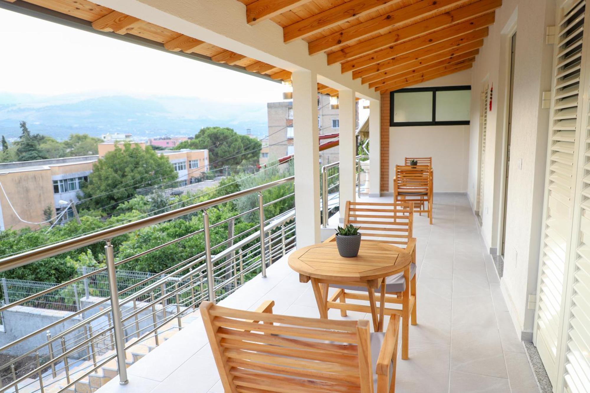 Guesthouse Kazazi Berat Esterno foto